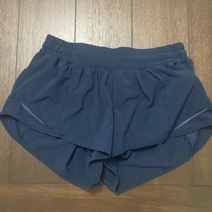 Lululemon hotty hot short 2.5” low rise